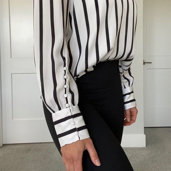 Gorgeous Striped Express Blouse - Picture 3 of 12